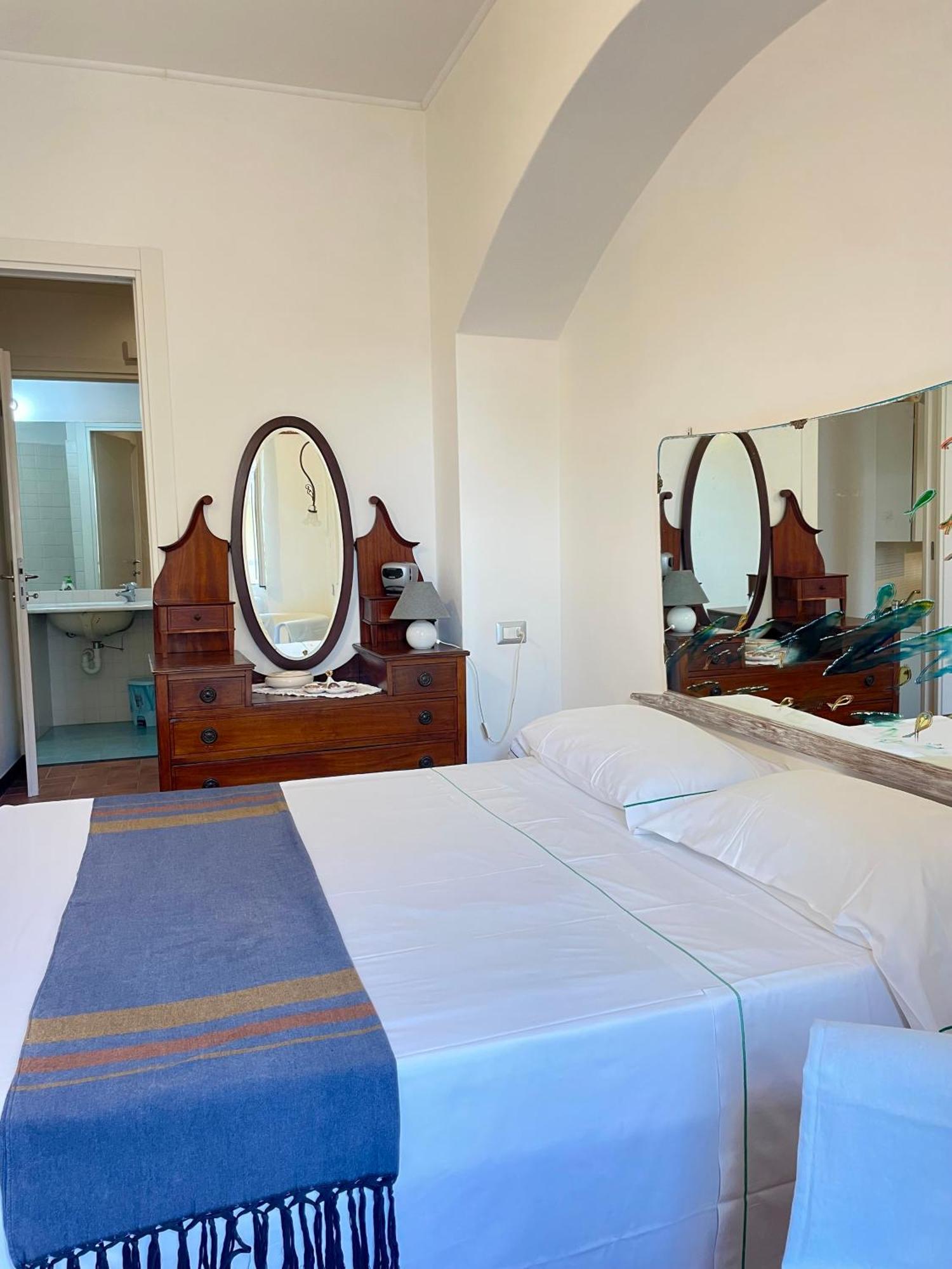 Camere Francesca Vernazza Ngoại thất bức ảnh