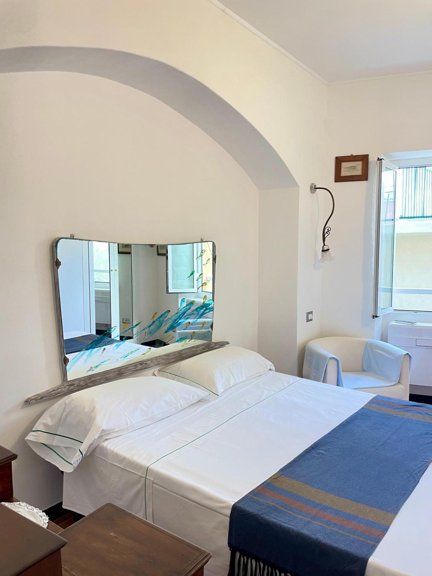 Camere Francesca Vernazza Ngoại thất bức ảnh