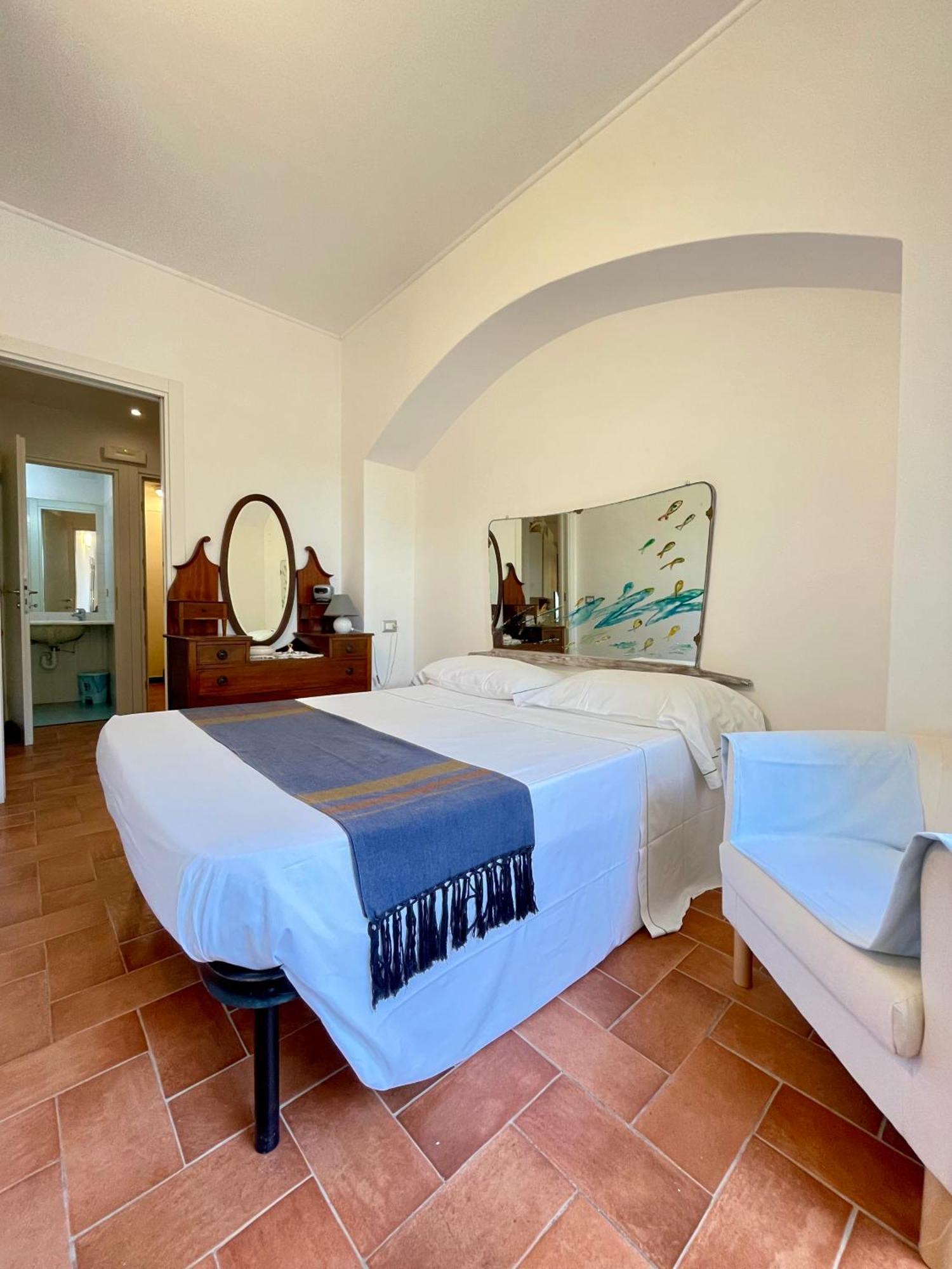 Camere Francesca Vernazza Ngoại thất bức ảnh