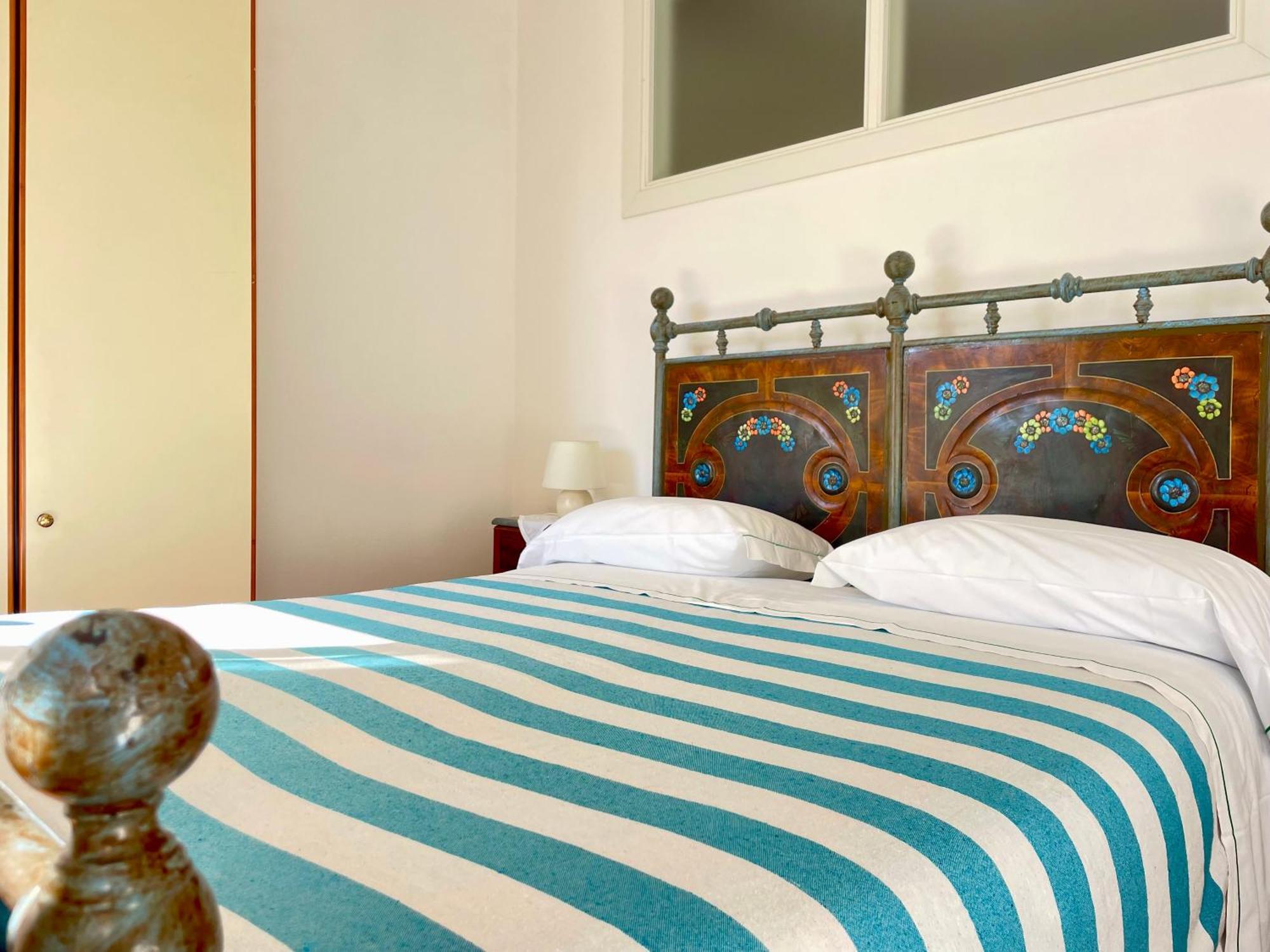 Camere Francesca Vernazza Ngoại thất bức ảnh